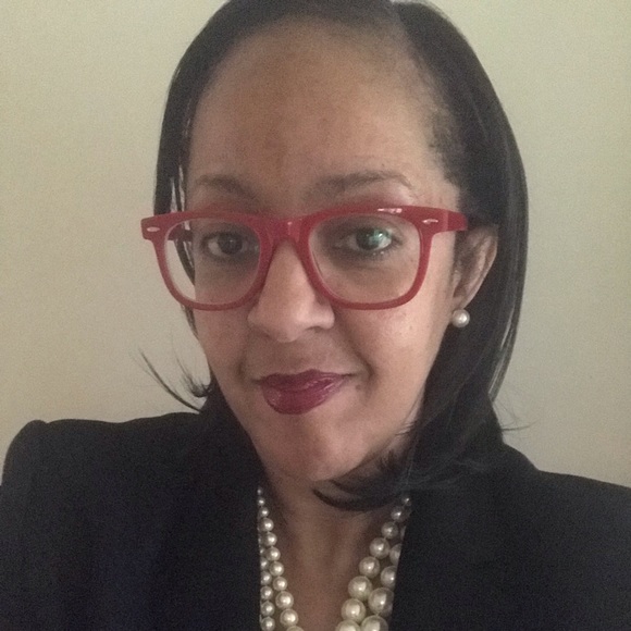 Meet your Posher, Angelique - Picture 2 of 8